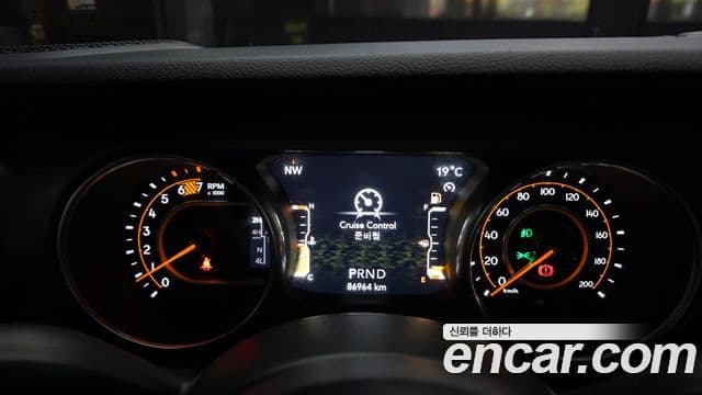 Jeep Wrangler 2020 — Şəkil 8/20