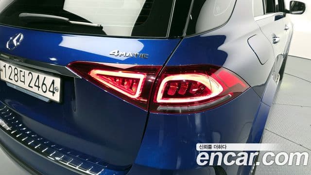 Mercedes-Benz GLE-Class 2019 — Photo 13/31