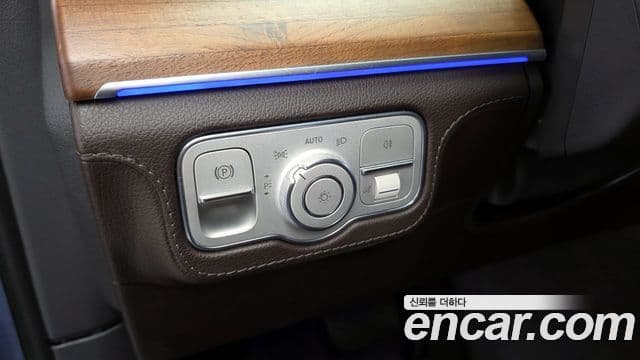 Mercedes-Benz GLE-Class 2019 — Photo 1/31
