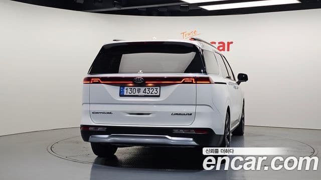 Kia Carnival 2020 — фото 4 из 20