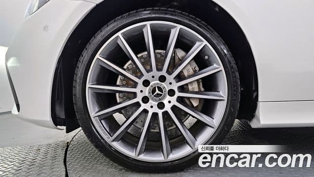 Mercedes-Benz E-Class 2021 — ფოტო 5/20