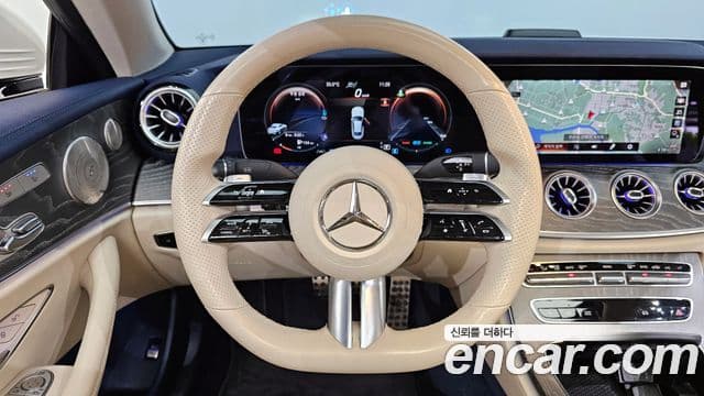 Mercedes-Benz E-Class 2021 — ფოტო 13/20