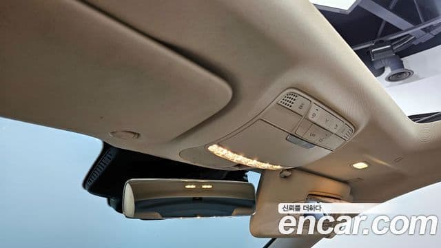 Mercedes-Benz E-Class 2021 — ფოტო 14/20