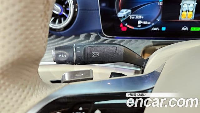 Mercedes-Benz E-Class 2021 — ფოტო 17/20