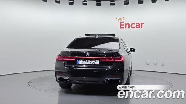BMW 7 Series 2020 — Photo 12/20