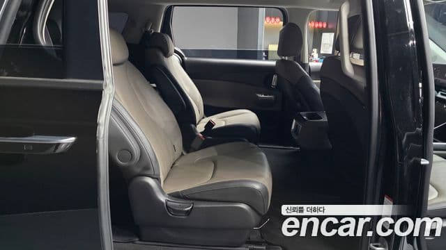 Kia Carnival 2024 — Şəkil 11/20