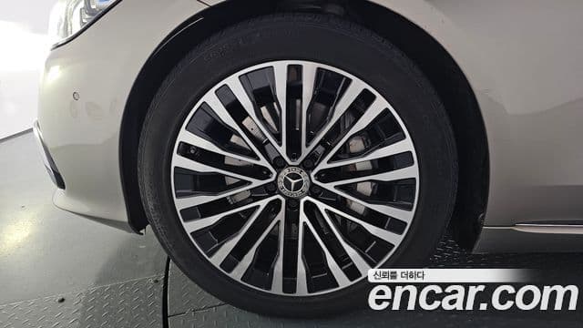 Mercedes-Benz S-Class 2021 — ფოტო 17/40