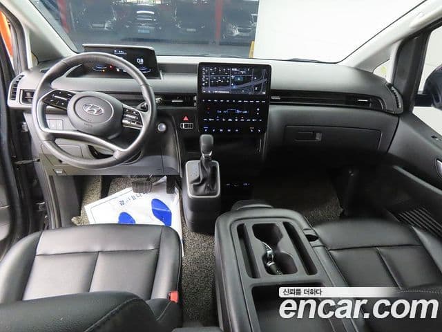 Hyundai Staria 2021 — фото 10 из 20