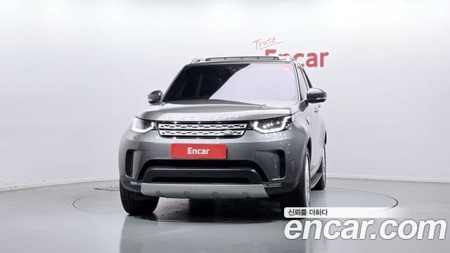 Land Rover Discovery 5 2018 — Photo 12/20
