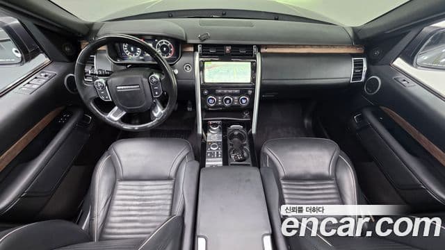 Land Rover Discovery 5 2018 — Photo 19/20