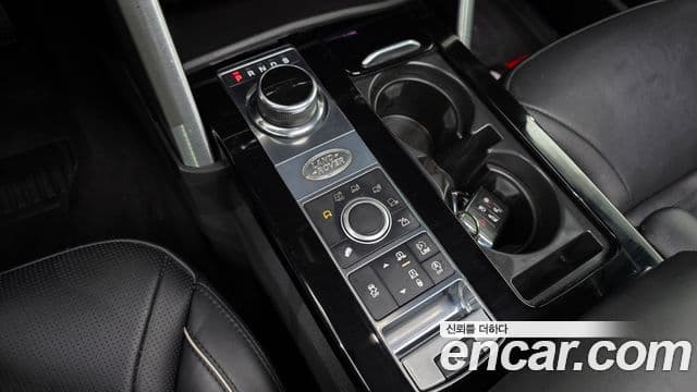 Land Rover Discovery 5 2018 — Photo 9/20