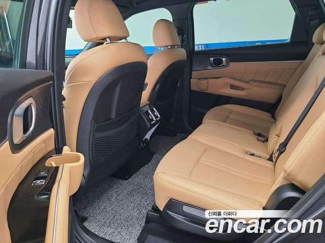 Kia Sorento 2022 — ფოტო 15/20