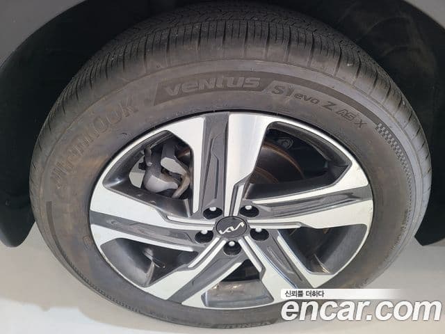 Kia Sorento 2022 — ფოტო 19/20