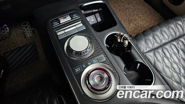 Genesis GV70 2021 — Şəkil 9/20
