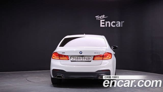 BMW 5 Series 2020 — ფოტო 4/20