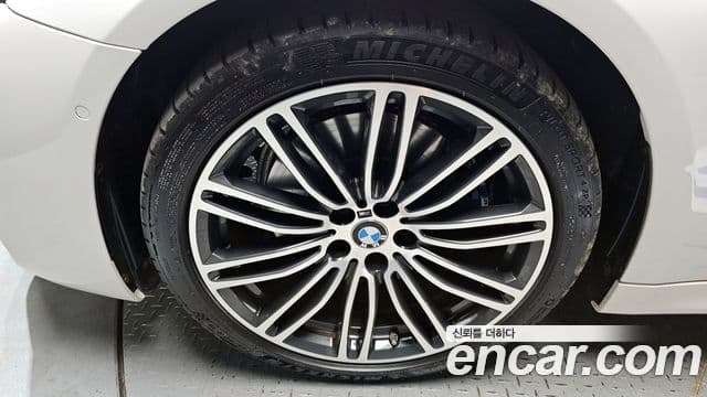 BMW 5 Series 2020 — ფოტო 5/20