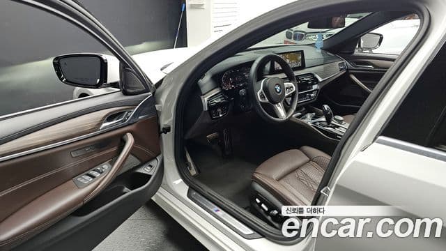 BMW 5 Series 2020 — ფოტო 10/20