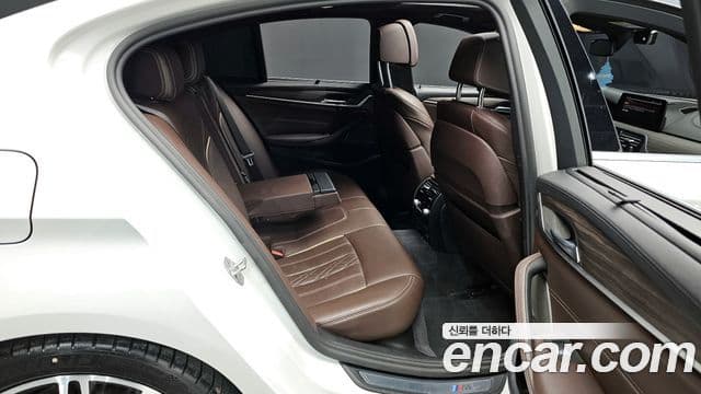 BMW 5 Series 2020 — ფოტო 11/20