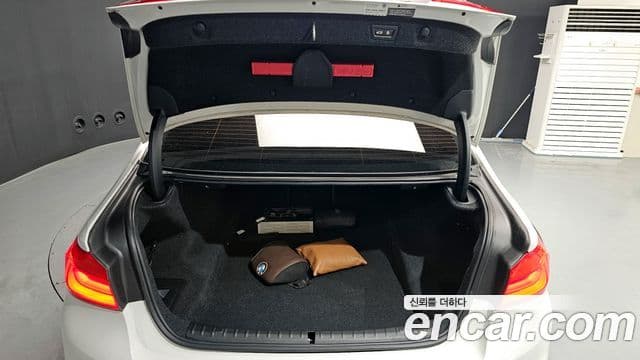 BMW 5 Series 2020 — ფოტო 20/20