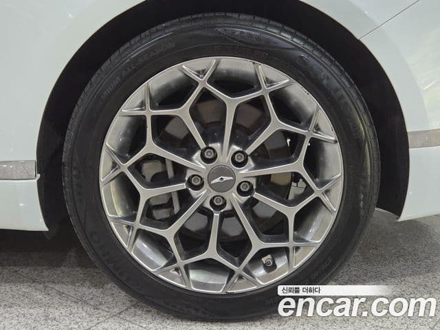 Genesis G80 2021 — ფოტო 7/20