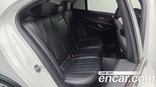 Mercedes-Benz E-Class 2019 — Şəkil 11/20