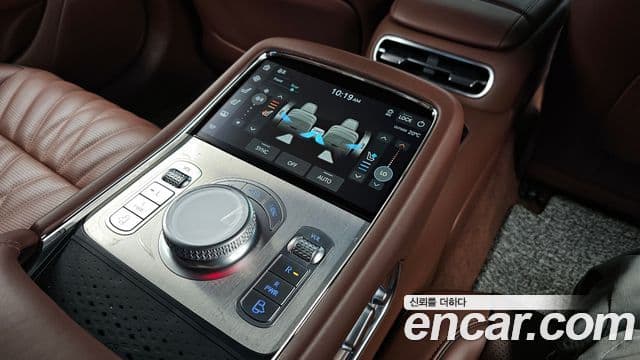 Genesis G90 2023 — Photo 8/41