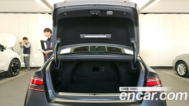 Genesis G90 2023 — Photo 28/41