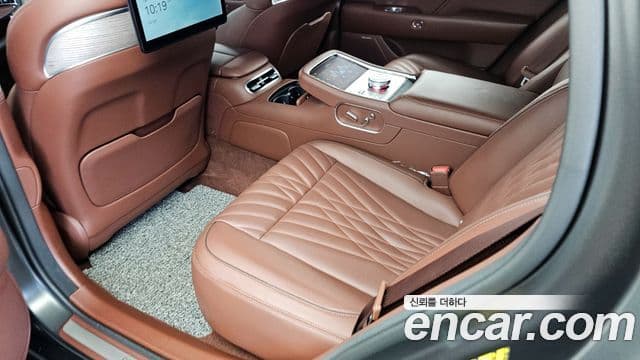 Genesis G90 2023 — Photo 27/41