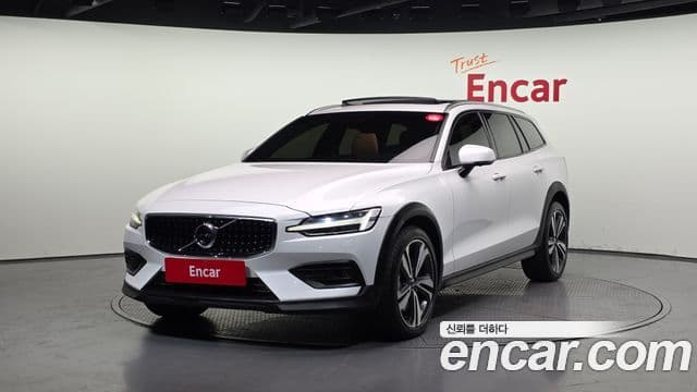 Volvo V60 Cross Country 2020 — Şəkil 1/20