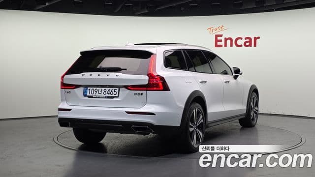 Volvo V60 Cross Country 2020 — Şəkil 2/20