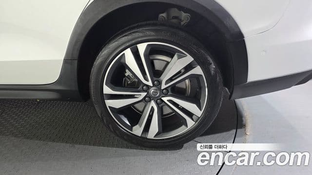 Volvo V60 Cross Country 2020 — Photo 32/36