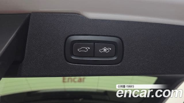 Volvo V60 Cross Country 2020 — Photo 23/36