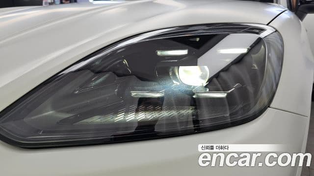 Porsche Cayenne 2023 — Photo 12/35