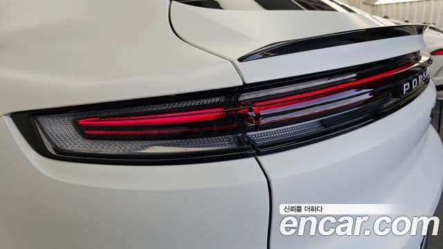 Porsche Cayenne 2023 — Photo 5/35