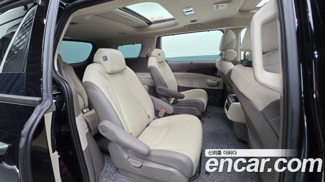 Kia Carnival 2024 — Şəkil 19/20