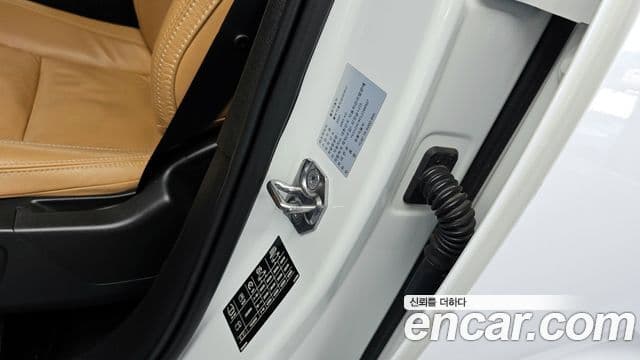 Volvo XC40 2020 — Photo 30/37