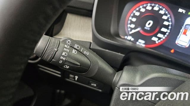 Volvo XC40 2020 — Photo 9/37
