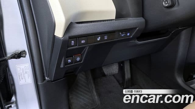 Toyota Sienna 2023 — Фото 18/20