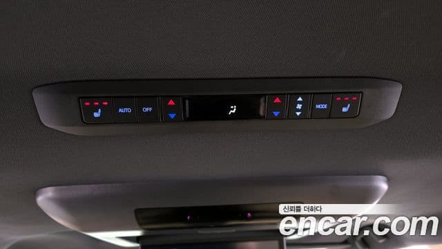 Toyota Sienna 2023 — Фото 19/20