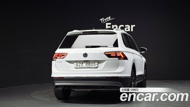 Volkswagen Tiguan 2018 — ფოტო 4/20