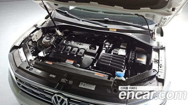 Volkswagen Tiguan 2018 — Şəkil 6/20