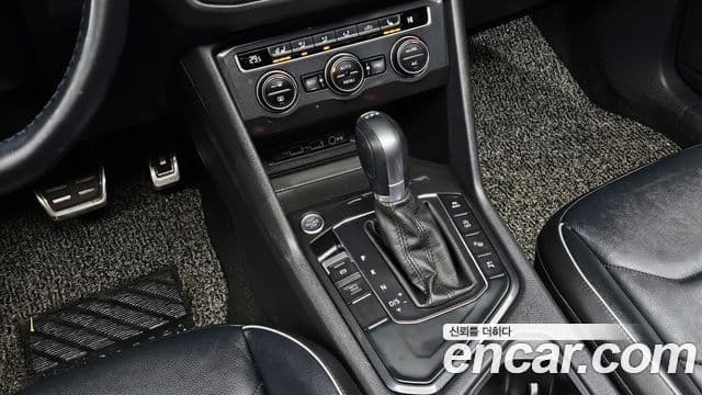 Volkswagen Tiguan 2018 — ფოტო 9/20