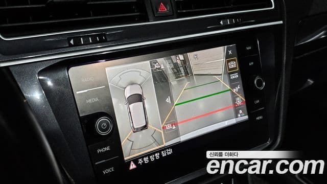 Volkswagen Tiguan 2018 — ფოტო 16/20