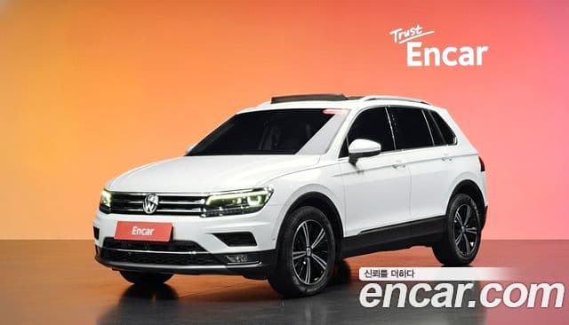 Volkswagen Tiguan 2018 — ფოტო 1/20
