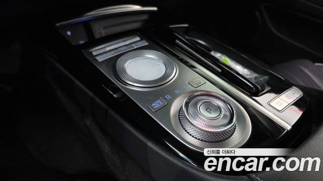 Genesis Electrified G80 2020 — ფოტო 7/20