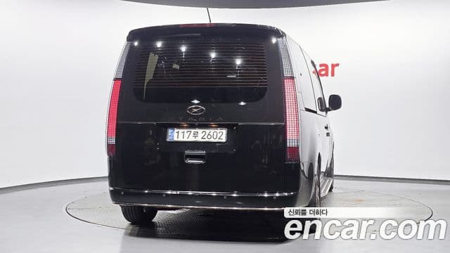 Hyundai Staria 2021 — ფოტო 4/20