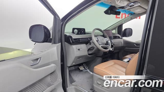 Hyundai Staria 2021 — фото 10 из 20