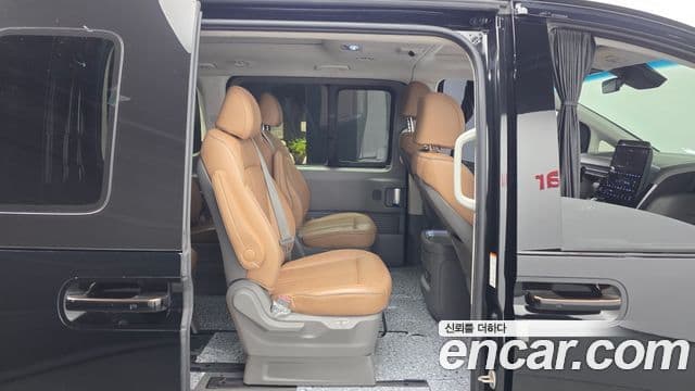 Hyundai Staria 2021 — ფოტო 12/20