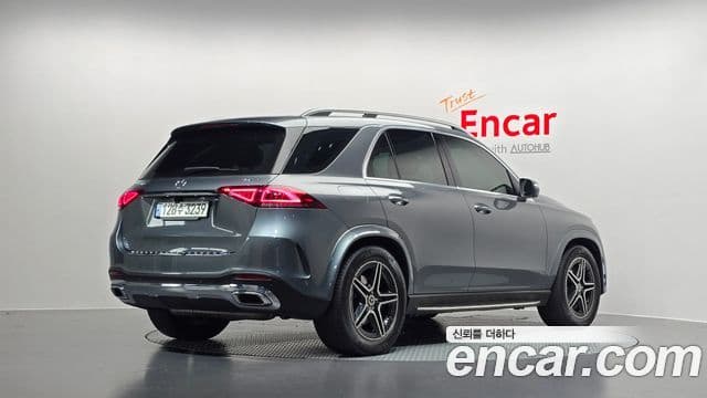 Mercedes-Benz GLE-Class 2021 — Фото 2/20