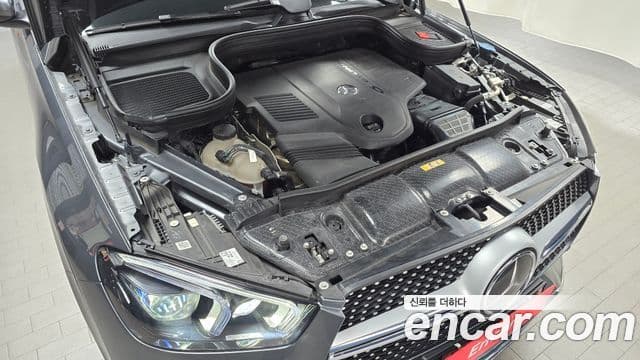 Mercedes-Benz GLE-Class 2021 — Фото 6/20